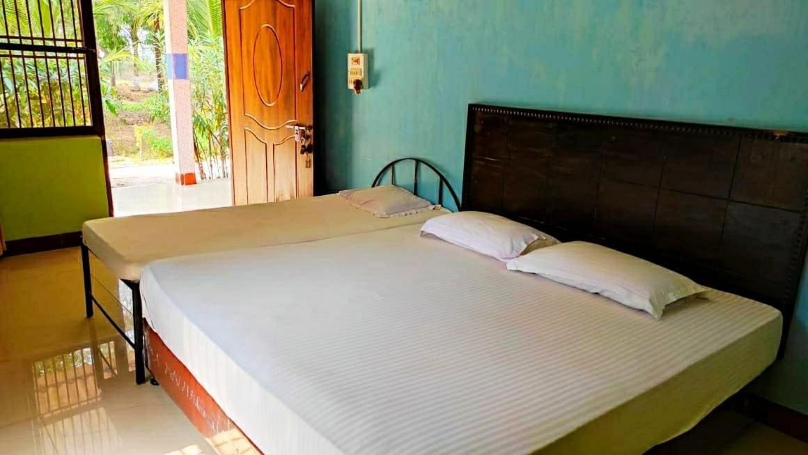 Estuarine Village Resort Satabhaya Exterior photo