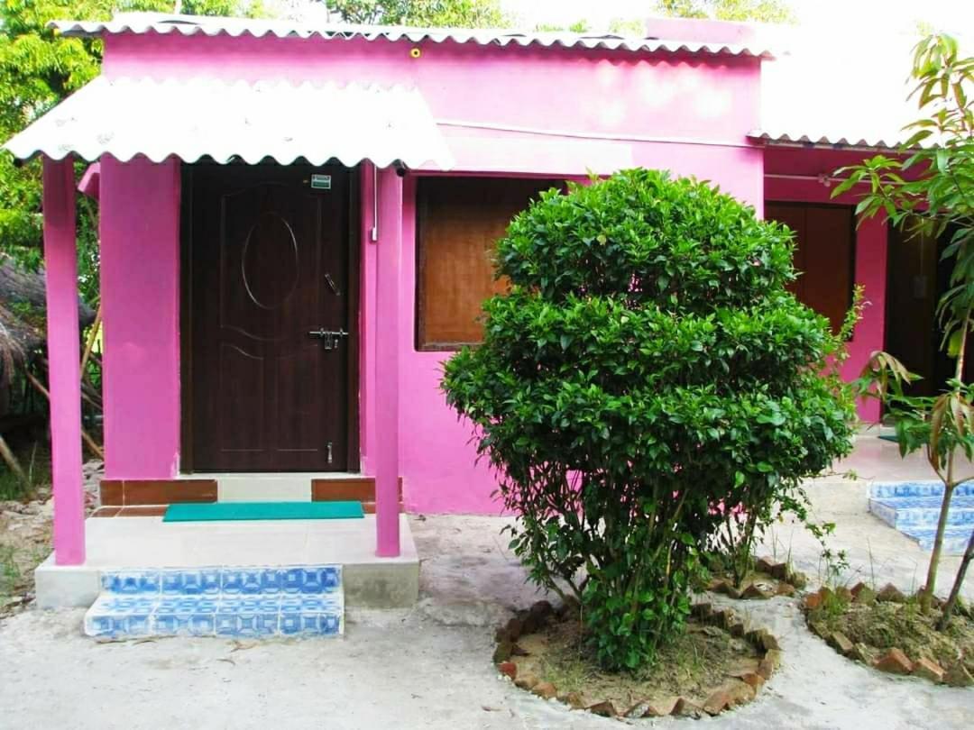 Estuarine Village Resort Satabhaya Exterior photo