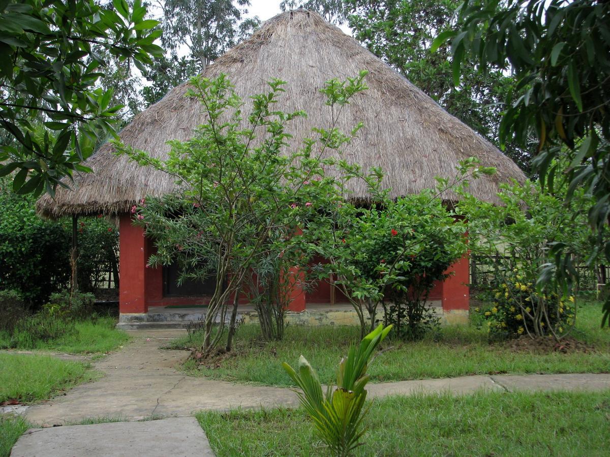 Estuarine Village Resort Satabhaya Exterior photo