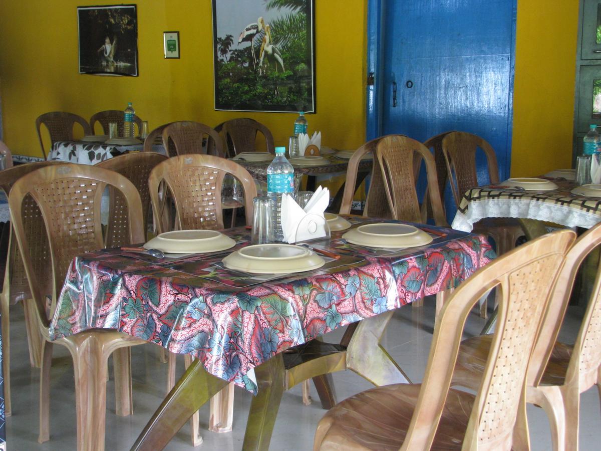 Estuarine Village Resort Satabhaya Exterior photo