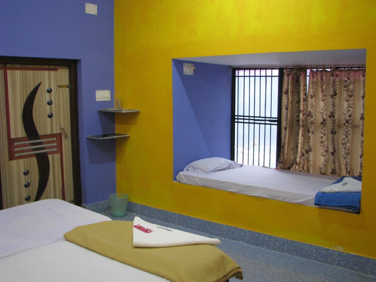 Estuarine Village Resort Satabhaya Exterior photo